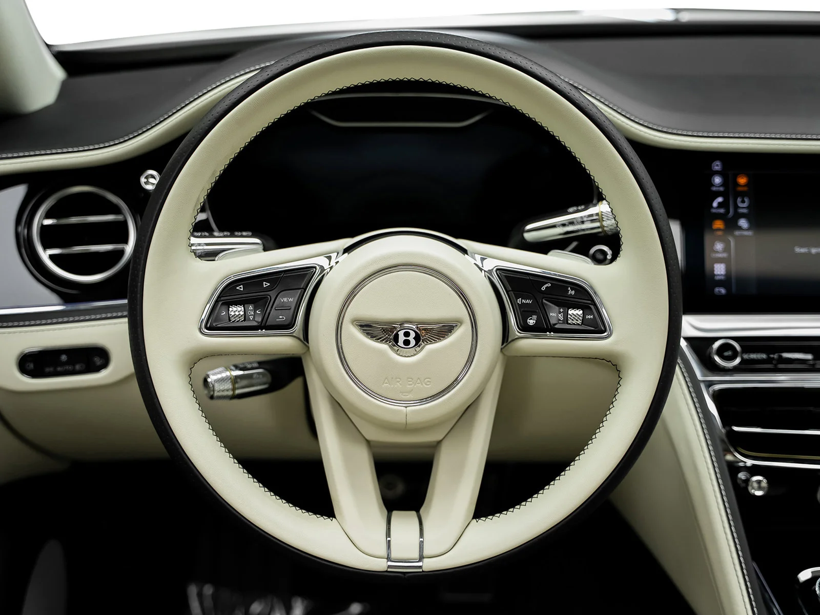 Used 2022 White Bentley  image 30