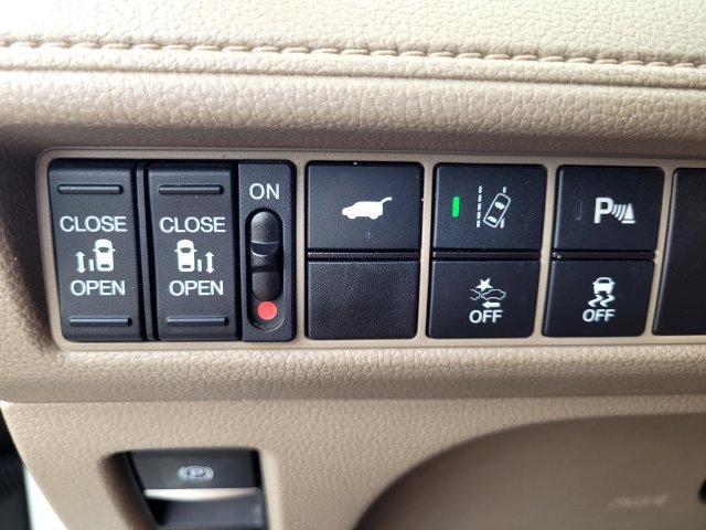 Used 2020  Honda Touring image 16