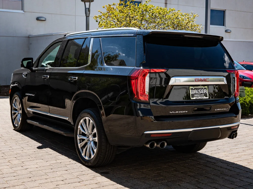 Used 2021 Onyx Black GMC Denali image 6