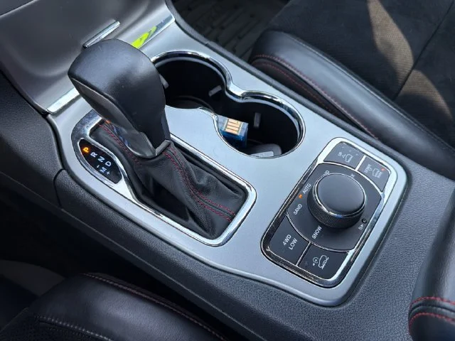 Used 2018 Gray Jeep Trailhawk image 15