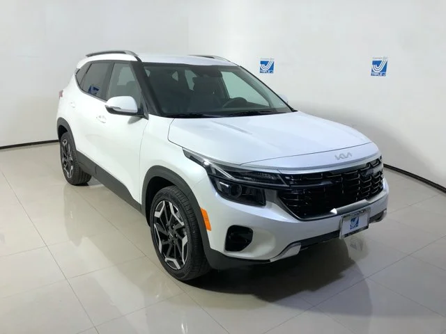 New 2026 Snow White Pearl Kia S image 2