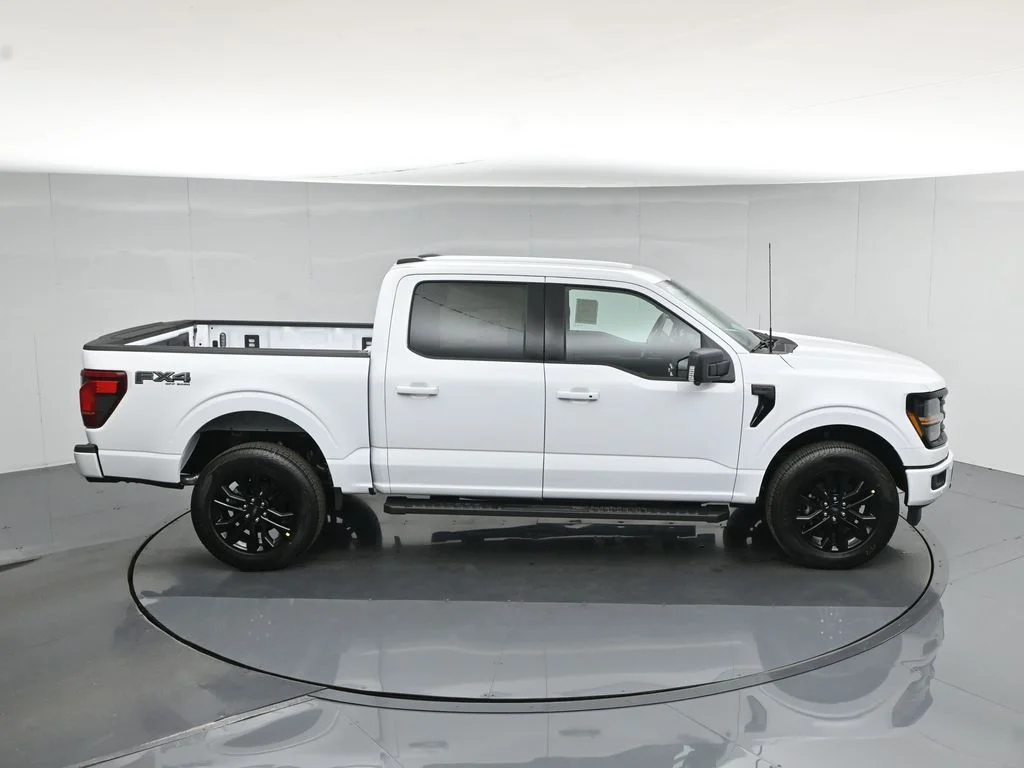 New 2026 Oxford White Ford XLT image 40