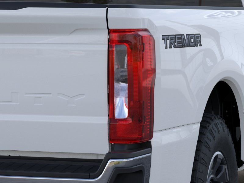 New 2026 Oxford White Ford F-250® XLT image 21