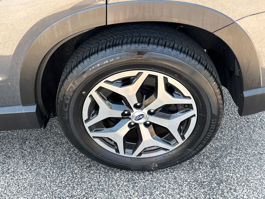 Used 2023 Gray Subaru Premium image 44