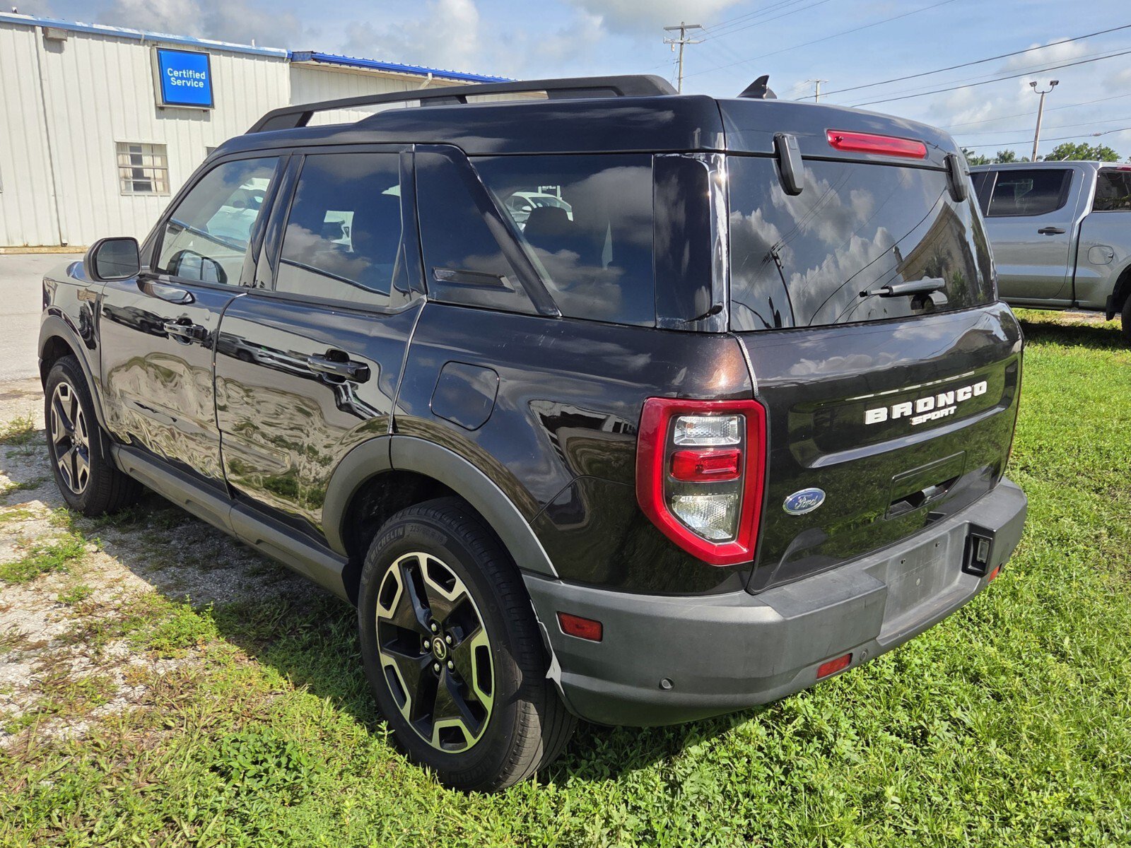 Used 2021  Ford Outer Banks image 4