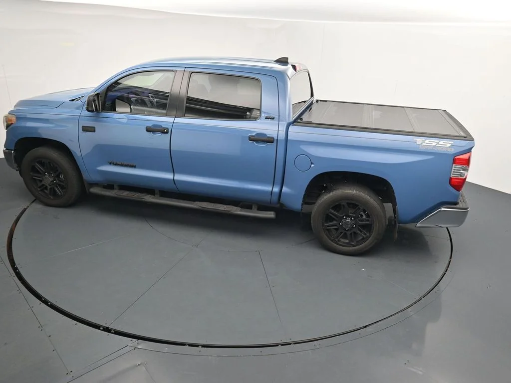 Used 2020 Blue Toyota SR5 image 26