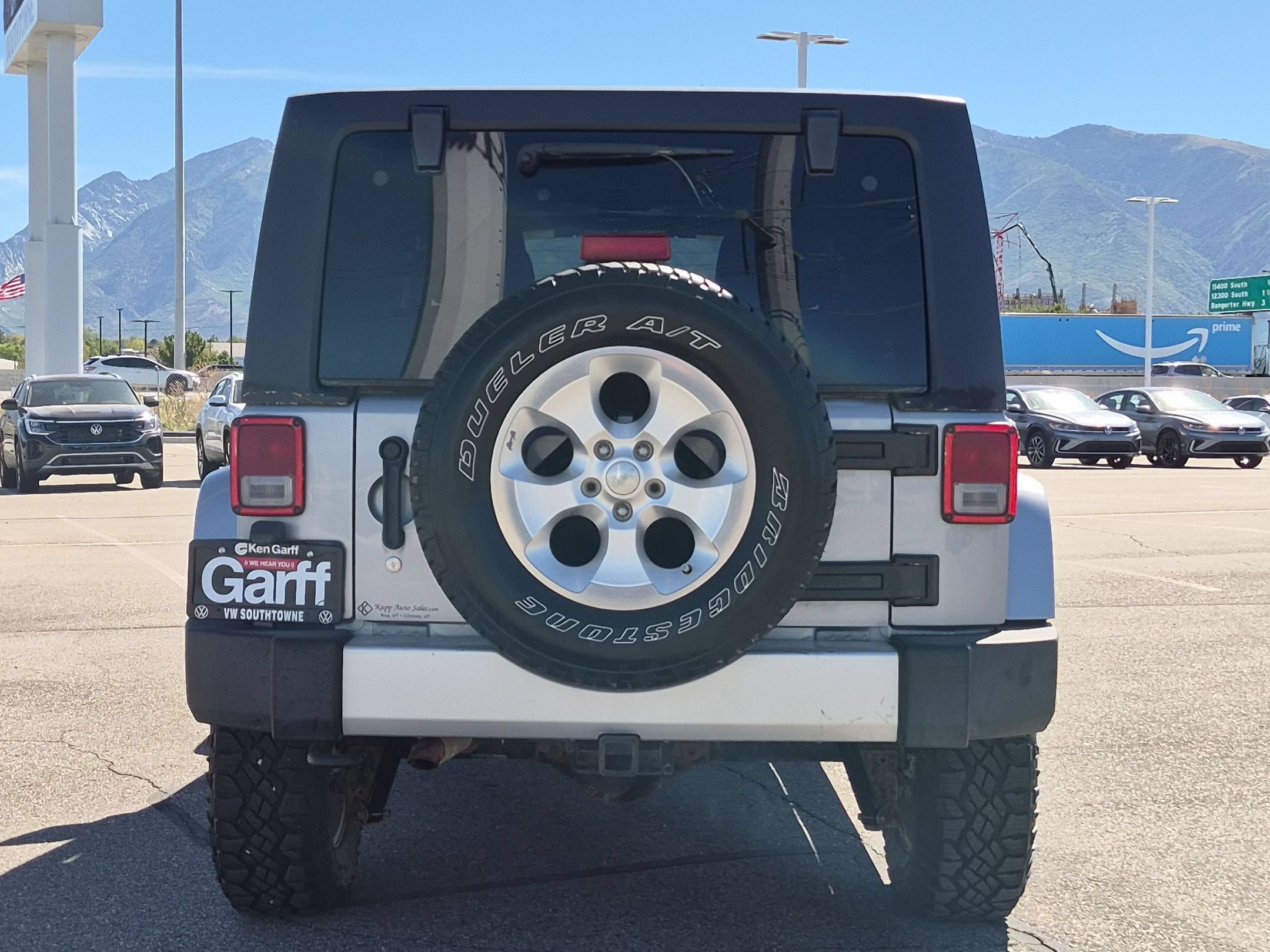 Used 2013 Billet Silver Metallic Jeep Sahara image 4
