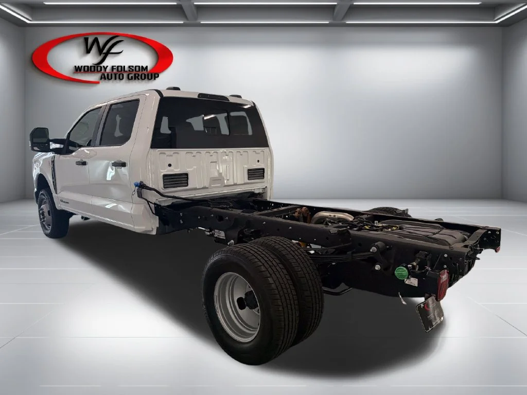 New 2027 Oxford White Ford F-350® XL image 8