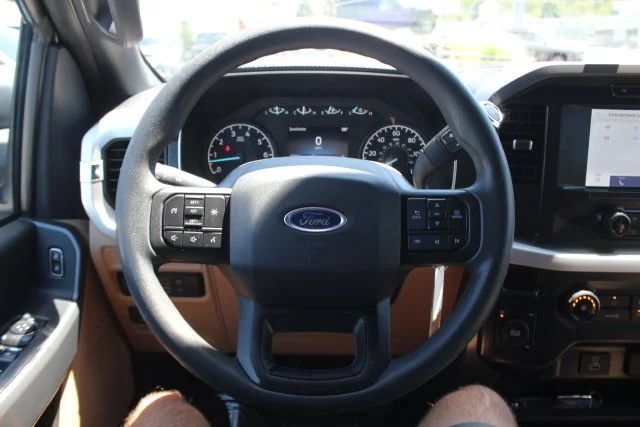 Used 2021 Silver Ford XLT image 12