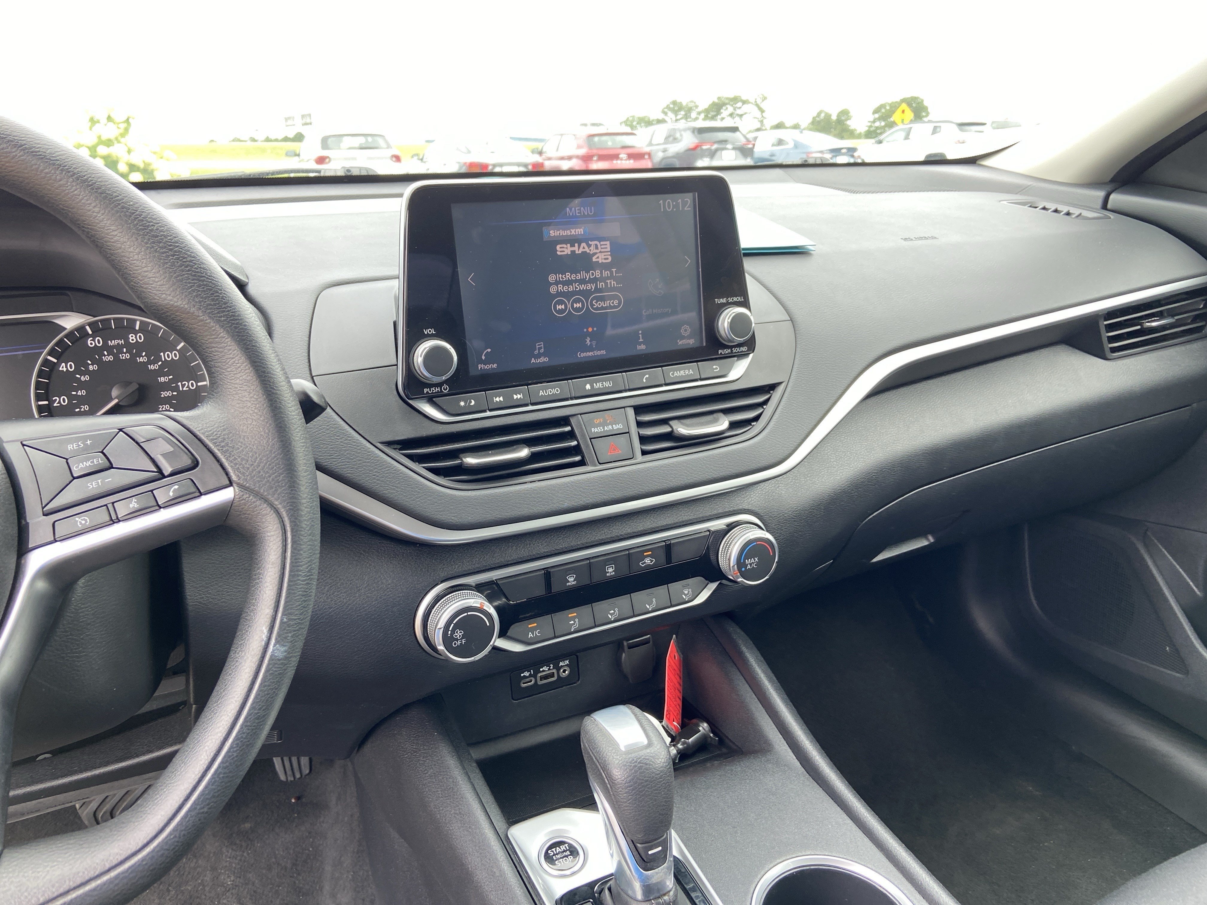 Used 2022 Super Black Nissan 2.5 SV image 23