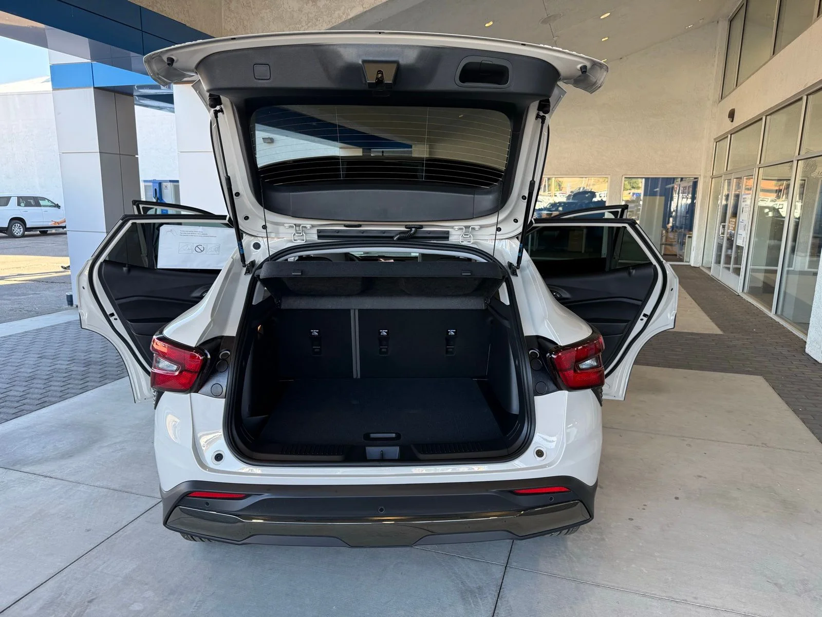 New 2026 White Chevrolet ACTIV image 37