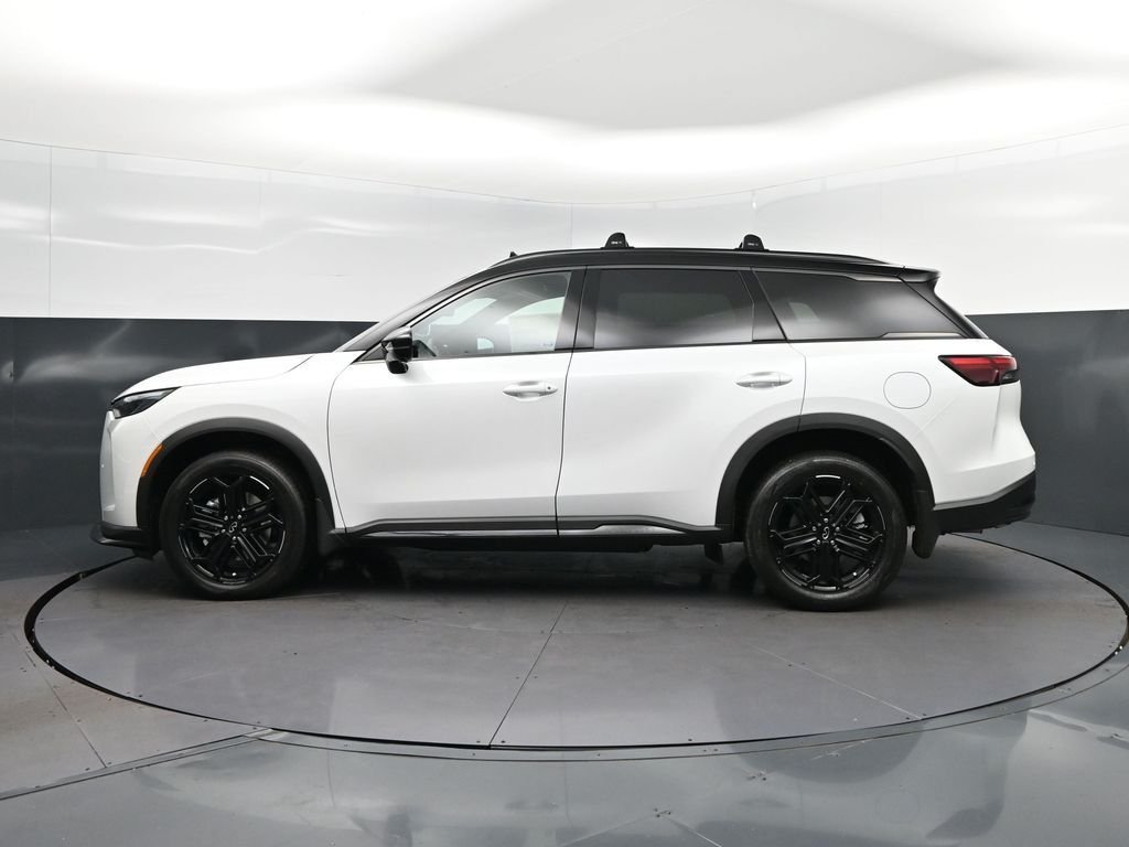 New 2027 2T RAD WHT INFINITI Sport AWD image 4