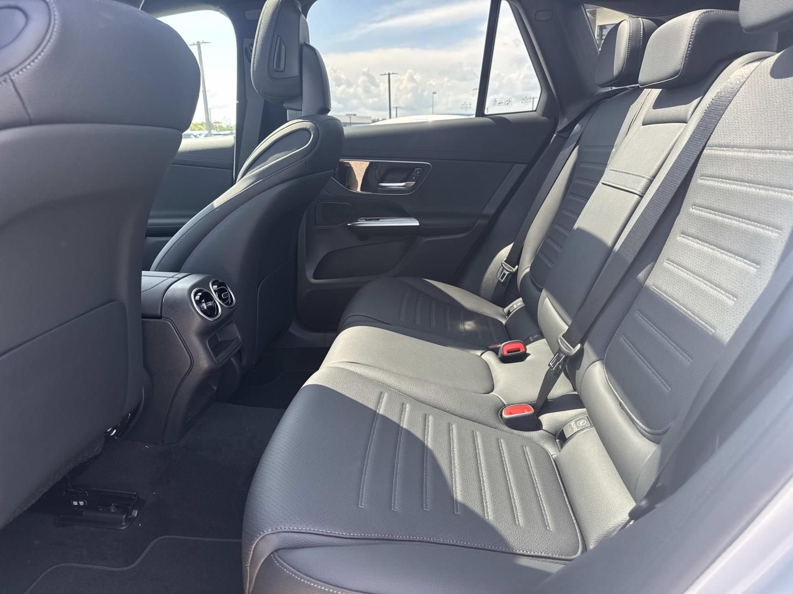 New 2026 Silver Mercedes-Benz GLC 300 image 9