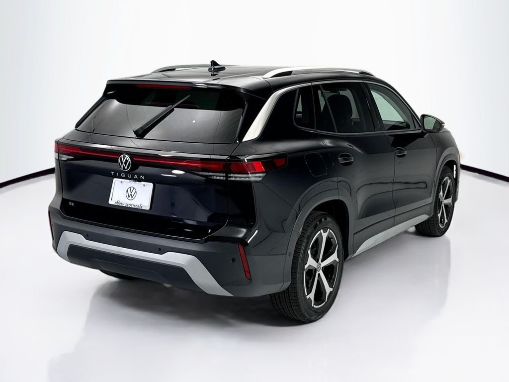 New 2026 Deep Black Pearl Volkswagen SE image 5