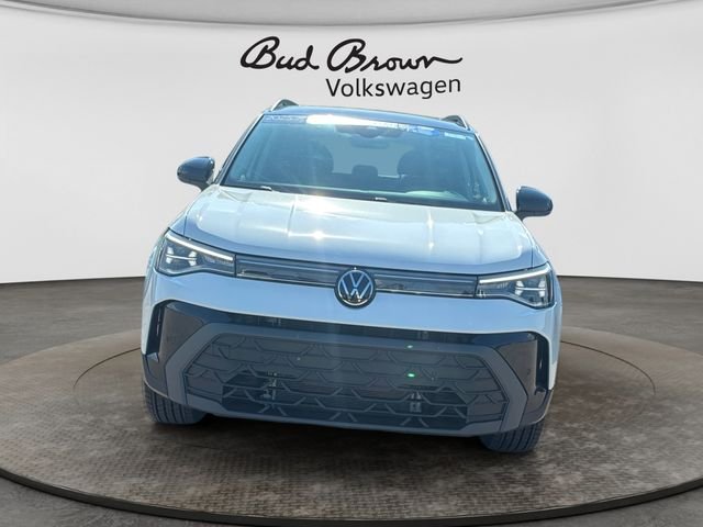 Certified Used 2025 Pure White w/Deep Black Roof Volkswagen 1.5T SE Black image 8