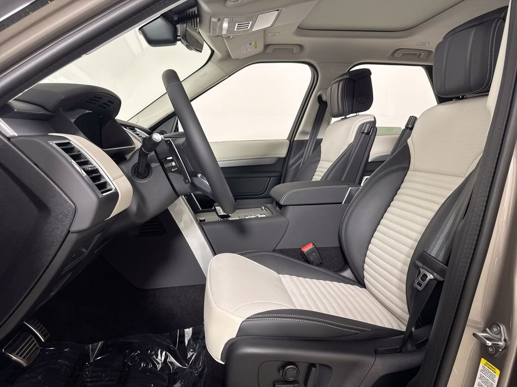 Certified Used 2025 Brown Land Rover Dynamic SE image 11
