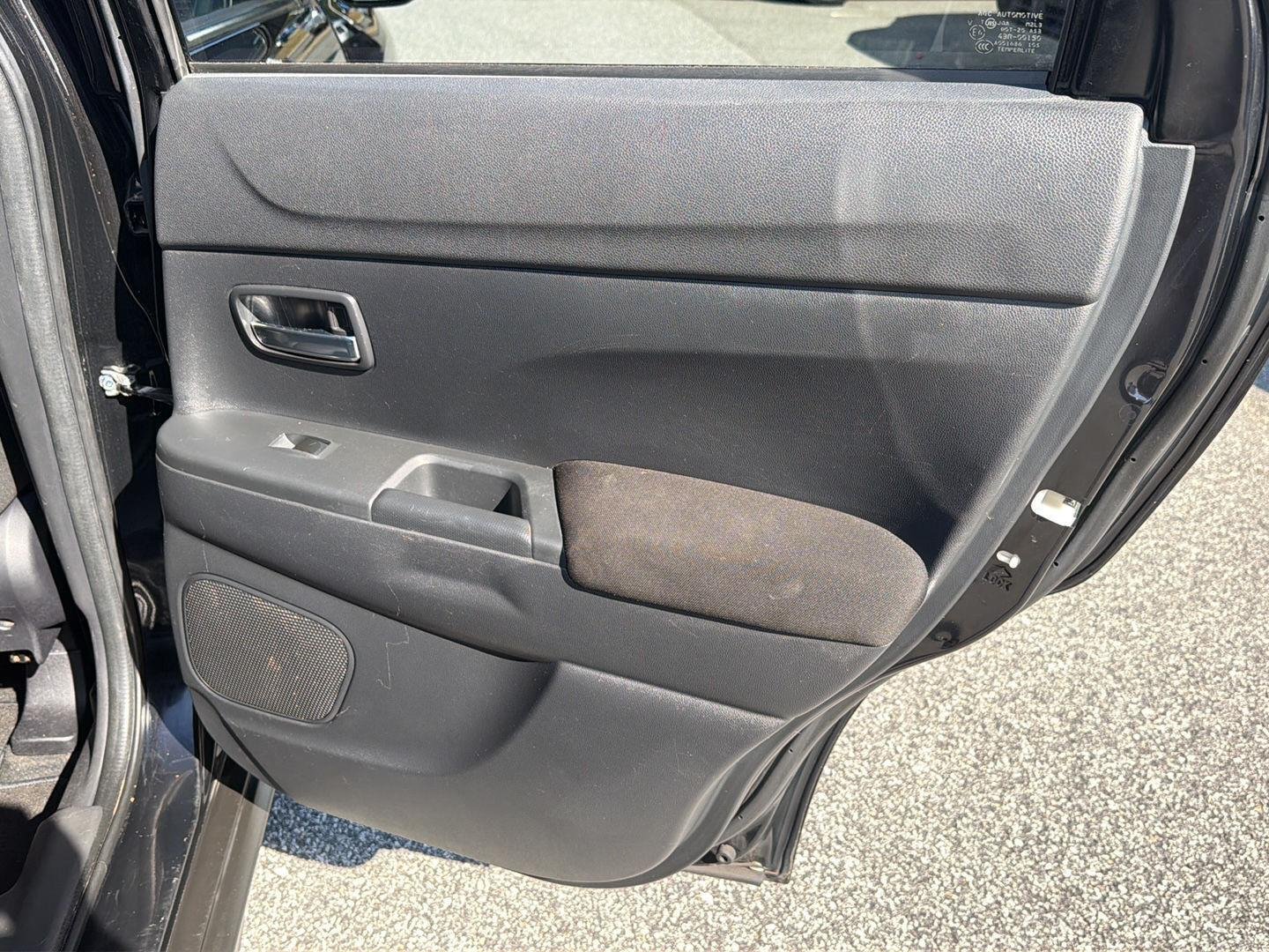 Used 2021 Labrador Black Metallic Mitsubishi ES image 15