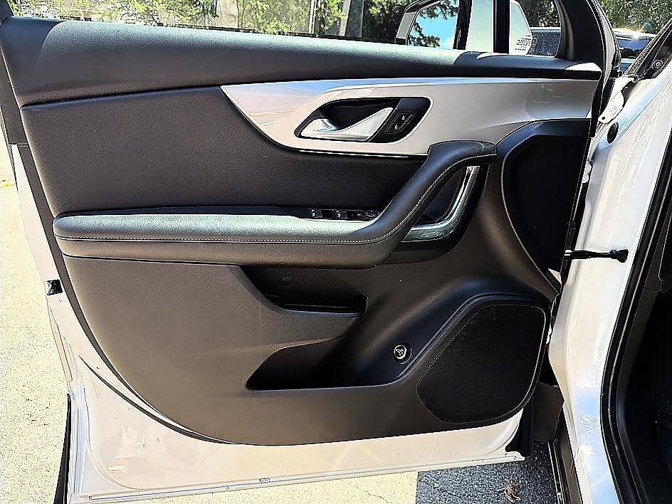 Used 2022 Iridescent Pearl Tricoat Chevrolet LT image 20