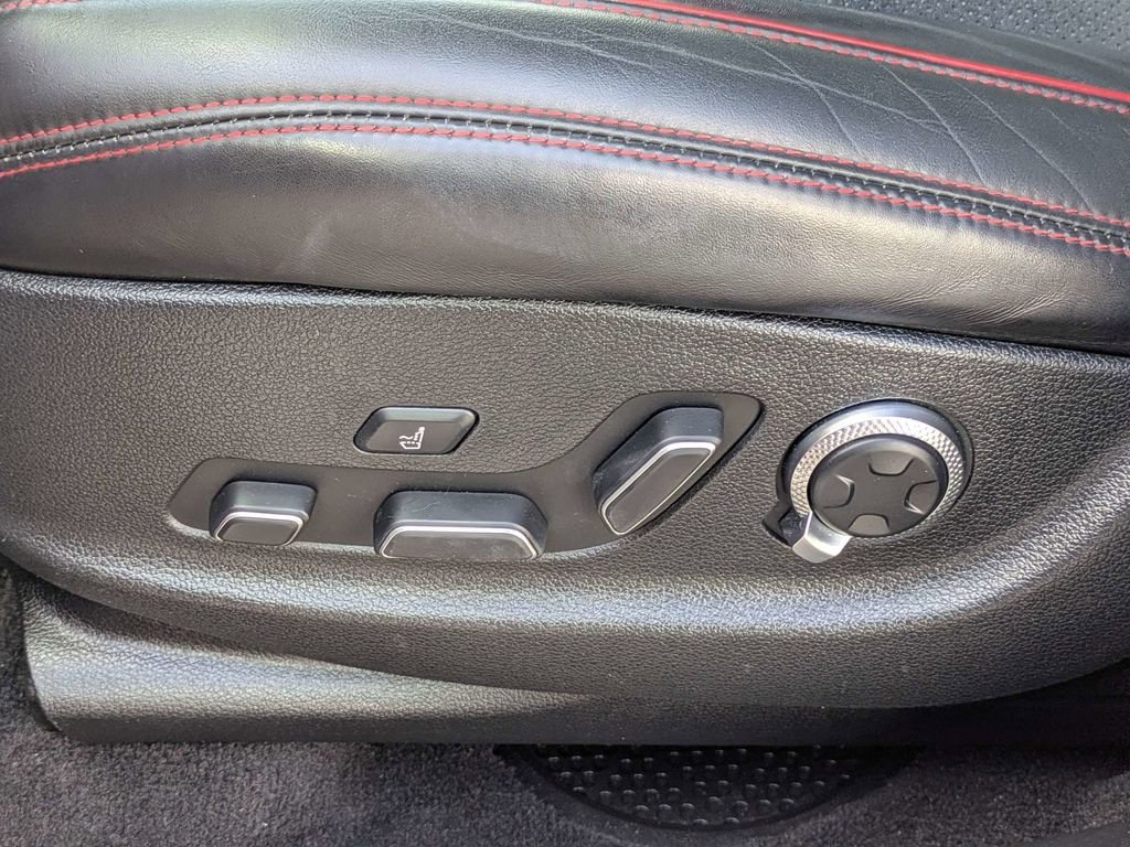 Used 2022 Red Genesis 3.5T Sport image 21
