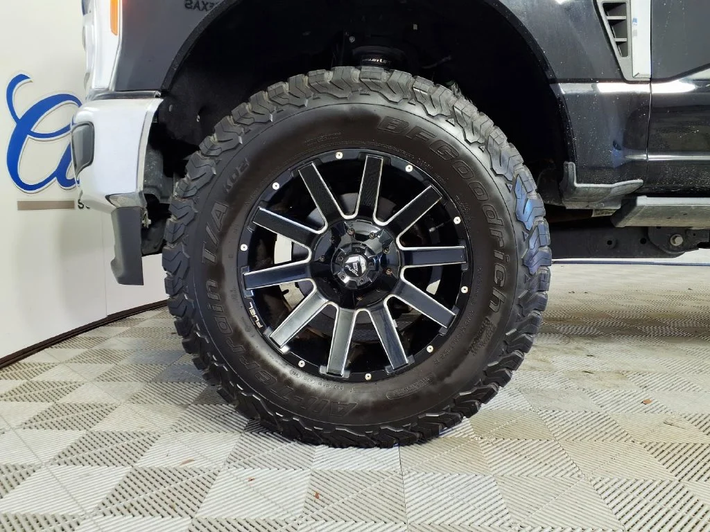 Used 2023 Black Ford Lariat image 8