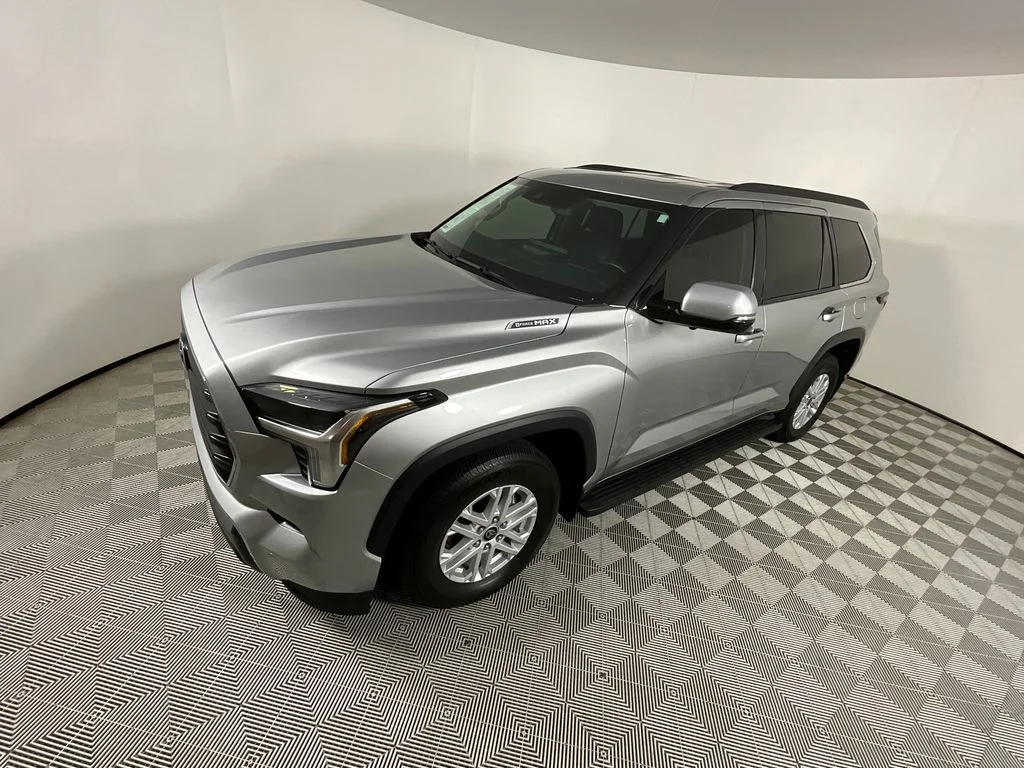 Used 2023 Silver Toyota SR5 image 9