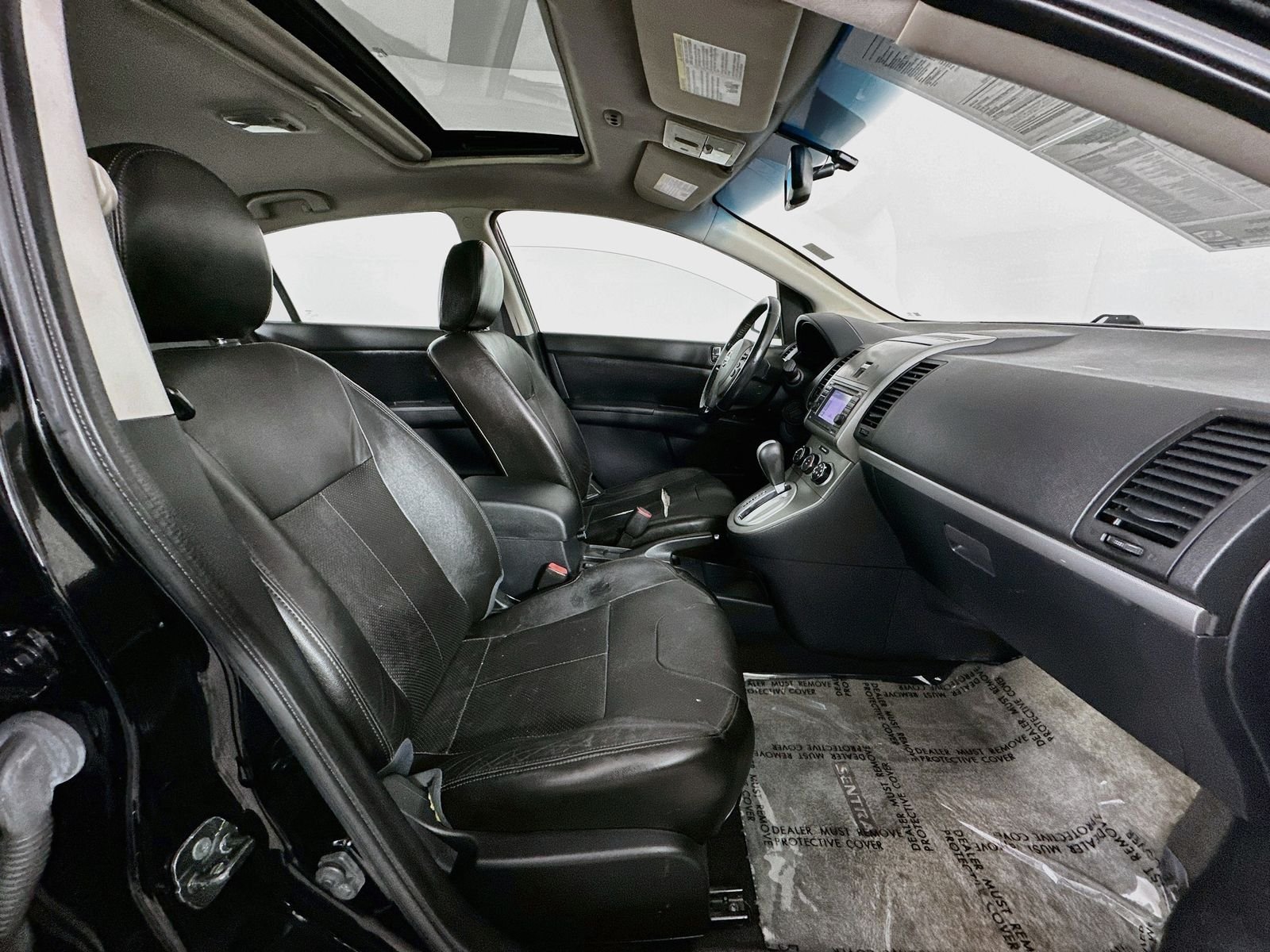 Used 2011 Super Black Metallic Nissan 2.0 SL image 28