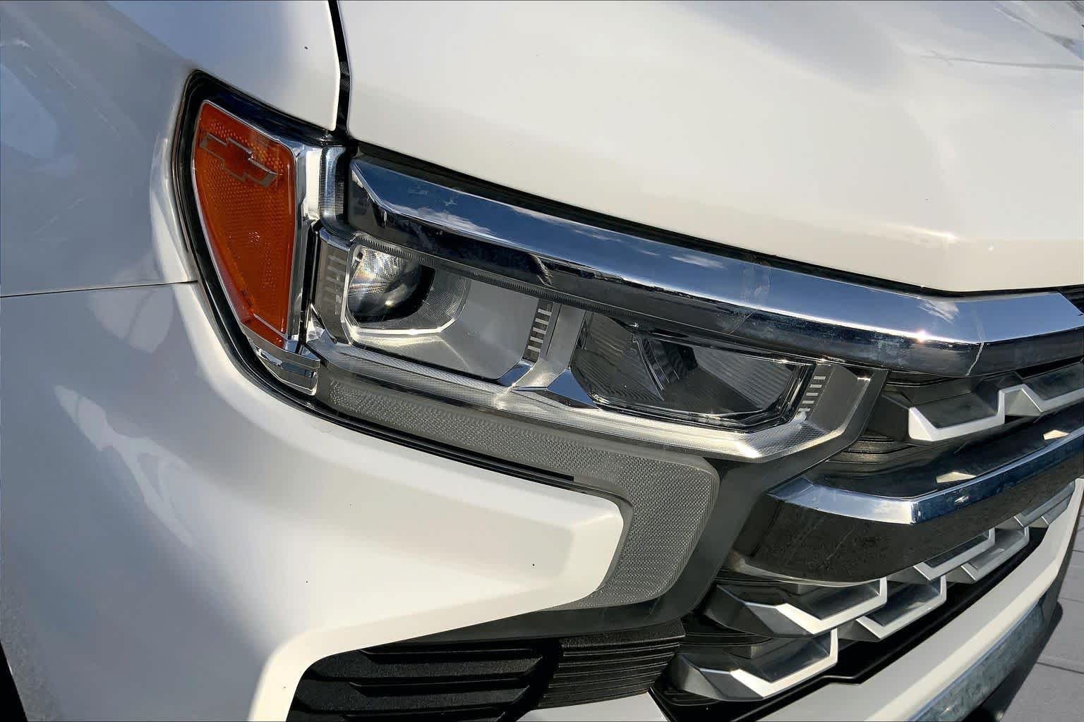 Used 2022 Summit White Chevrolet LTZ image 24