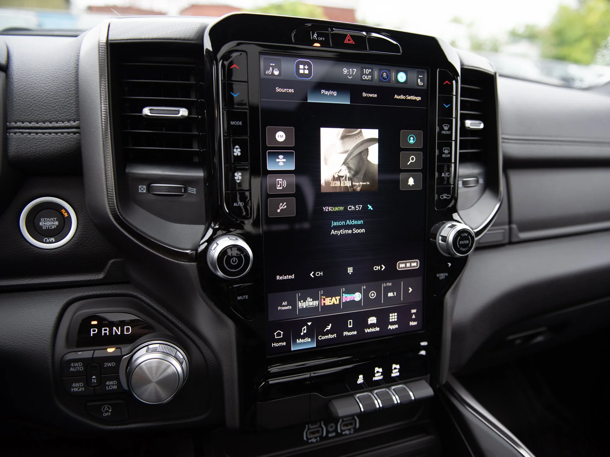 New 2026 Black RAM Sport* Crew Cab 4x4, Panoramic Sunroof, Heated Seats/Wheel, Nav image 21