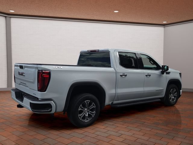 Used 2025 Summit White GMC SLT image 3