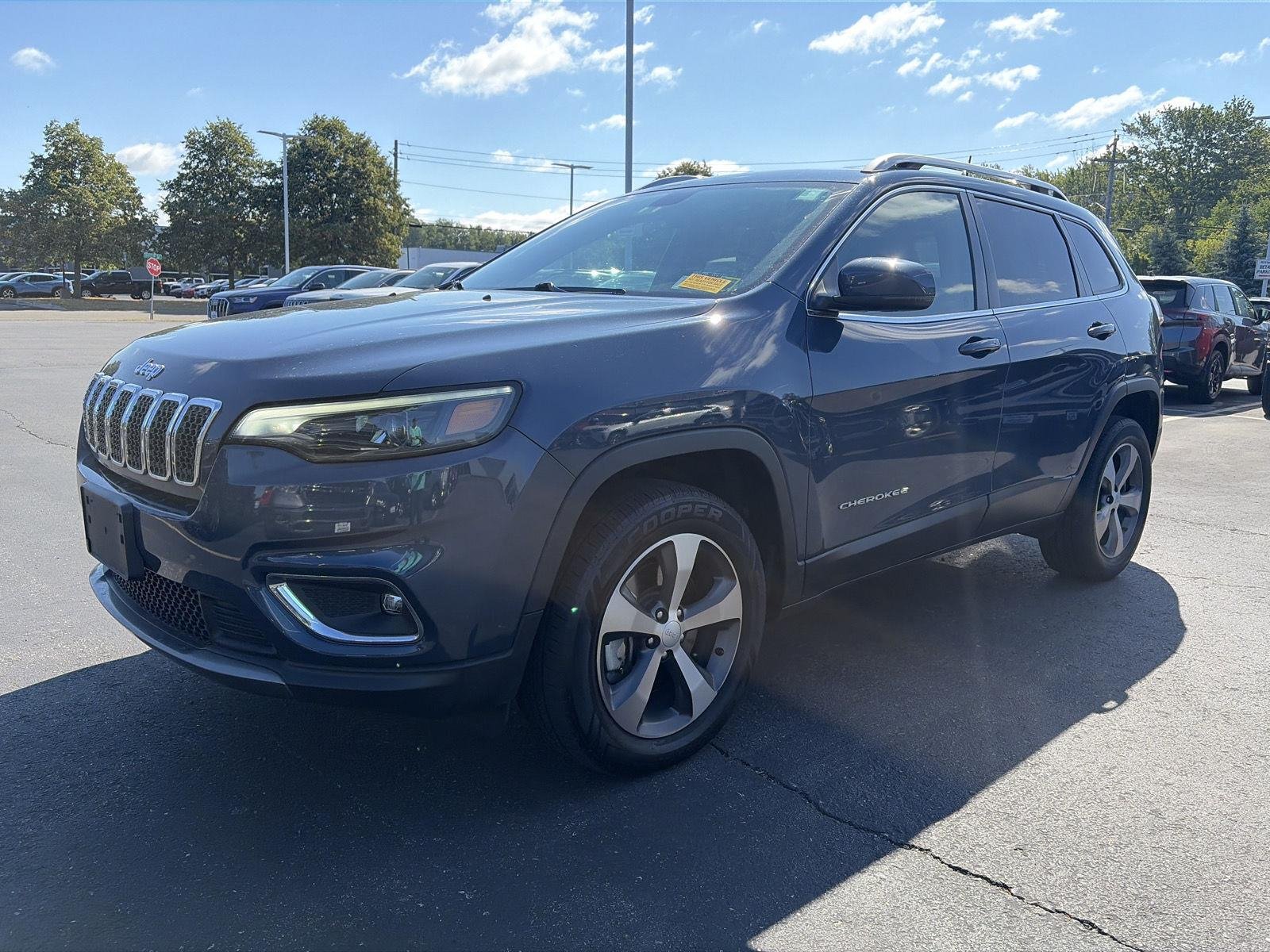Used 2020 Slate Blue Pearlcoat Jeep Limited image 3
