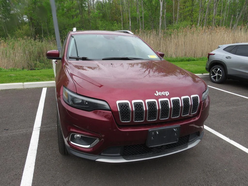 Used 2021 Velvet Red Pearlcoat Jeep Limited image 4