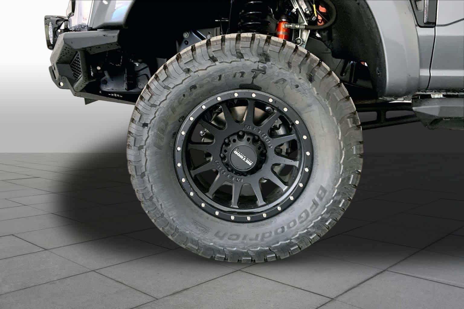 New 2026 Carbonized Gray Metallic Ford F-250® Lariat® image 9