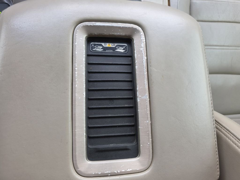 Used 2015 White GMC Denali image 28
