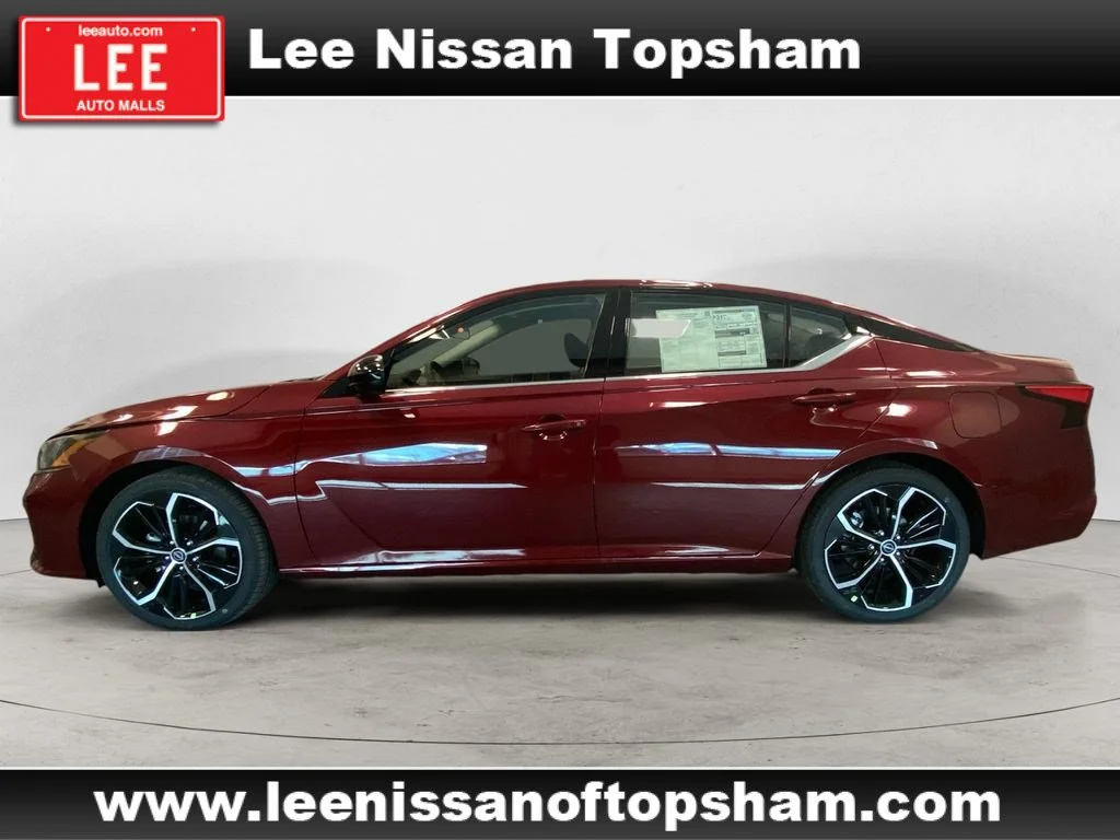 Used 2024 Scarlet Ember Nissan 2.5 SR image 2
