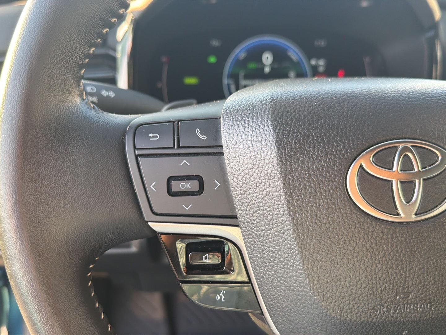 Used 2025 Ocean Gem Toyota SE image 21