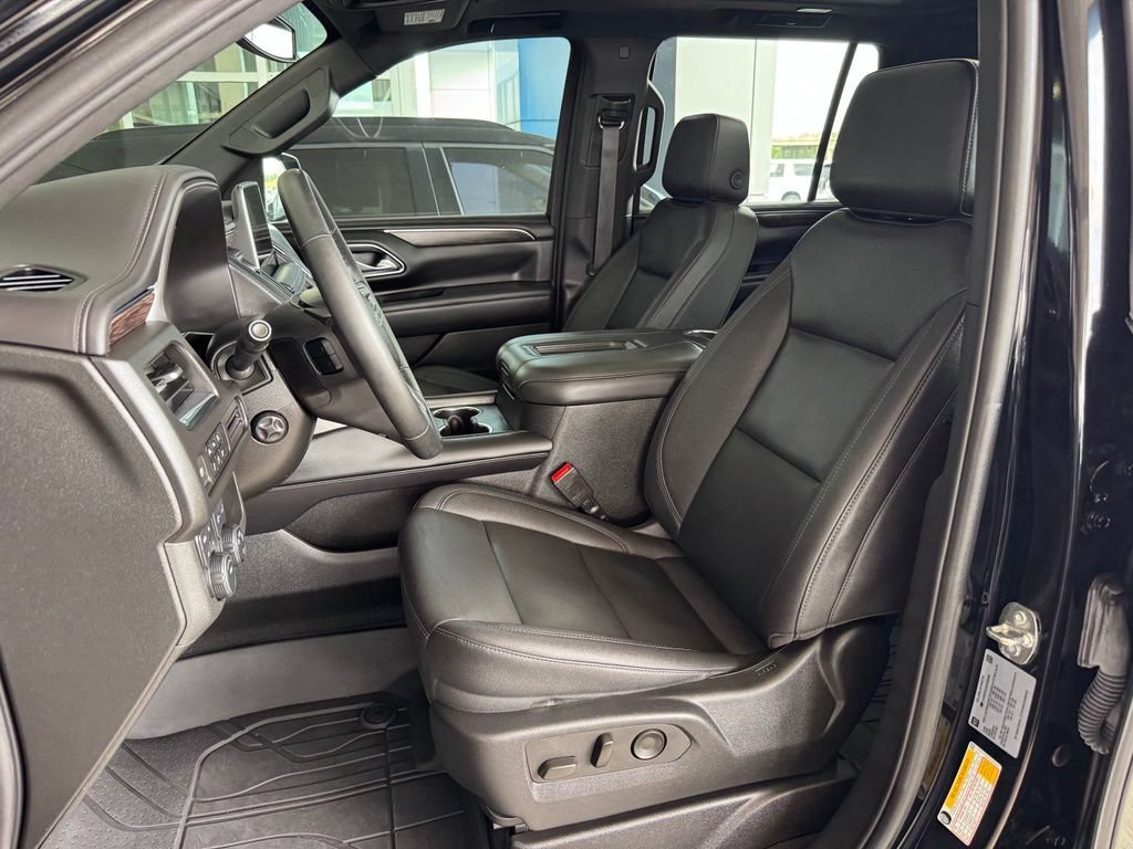 Used 2023 Black Chevrolet Z71 image 20