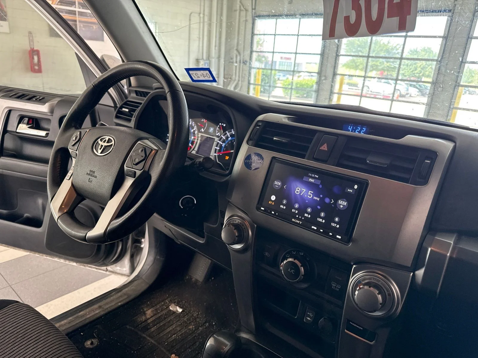 Used 2014 Silver Toyota SR5 image 22
