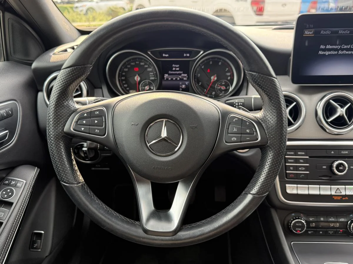 Used 2019 Black Mercedes-Benz Gla250 4matic image 29
