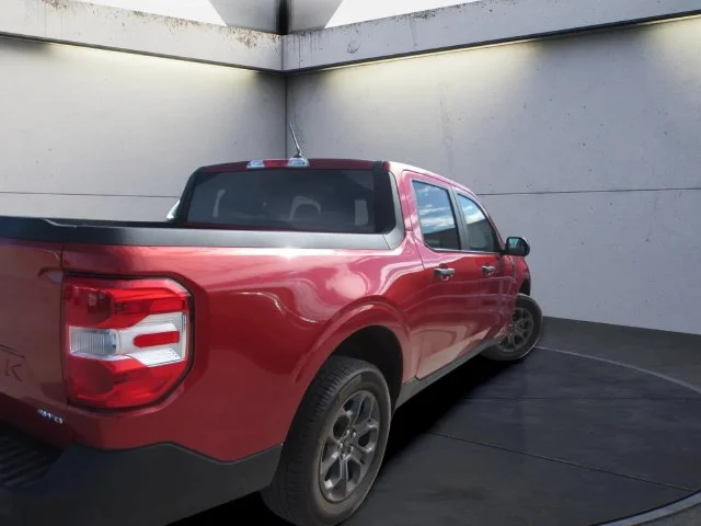 Used 2024 Chili Pepper Red Ford XLT image 3