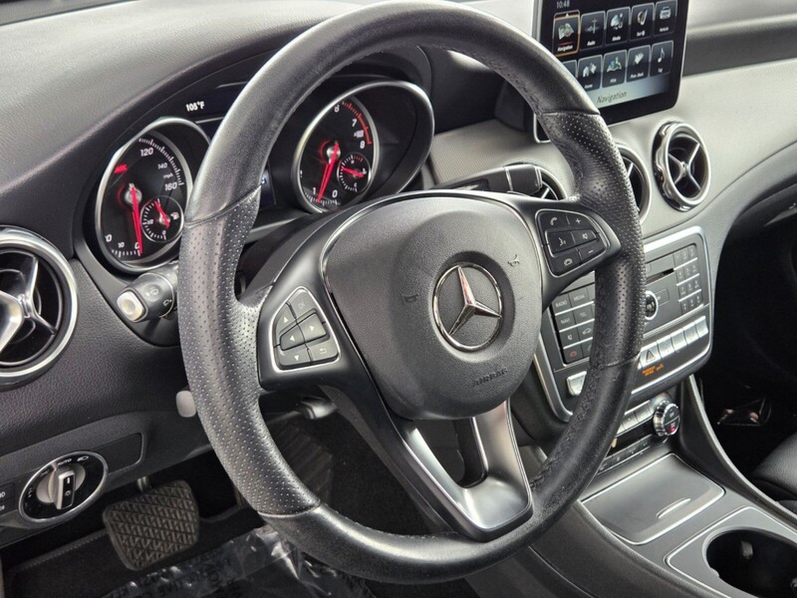 Used 2020 Polar White Mercedes-Benz GLA 250 image 24