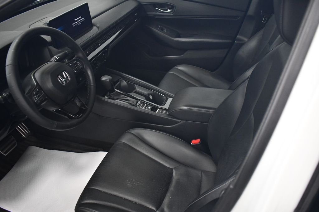 Certified Used 2023 Platinum White Pearl Honda Sport-L image 6