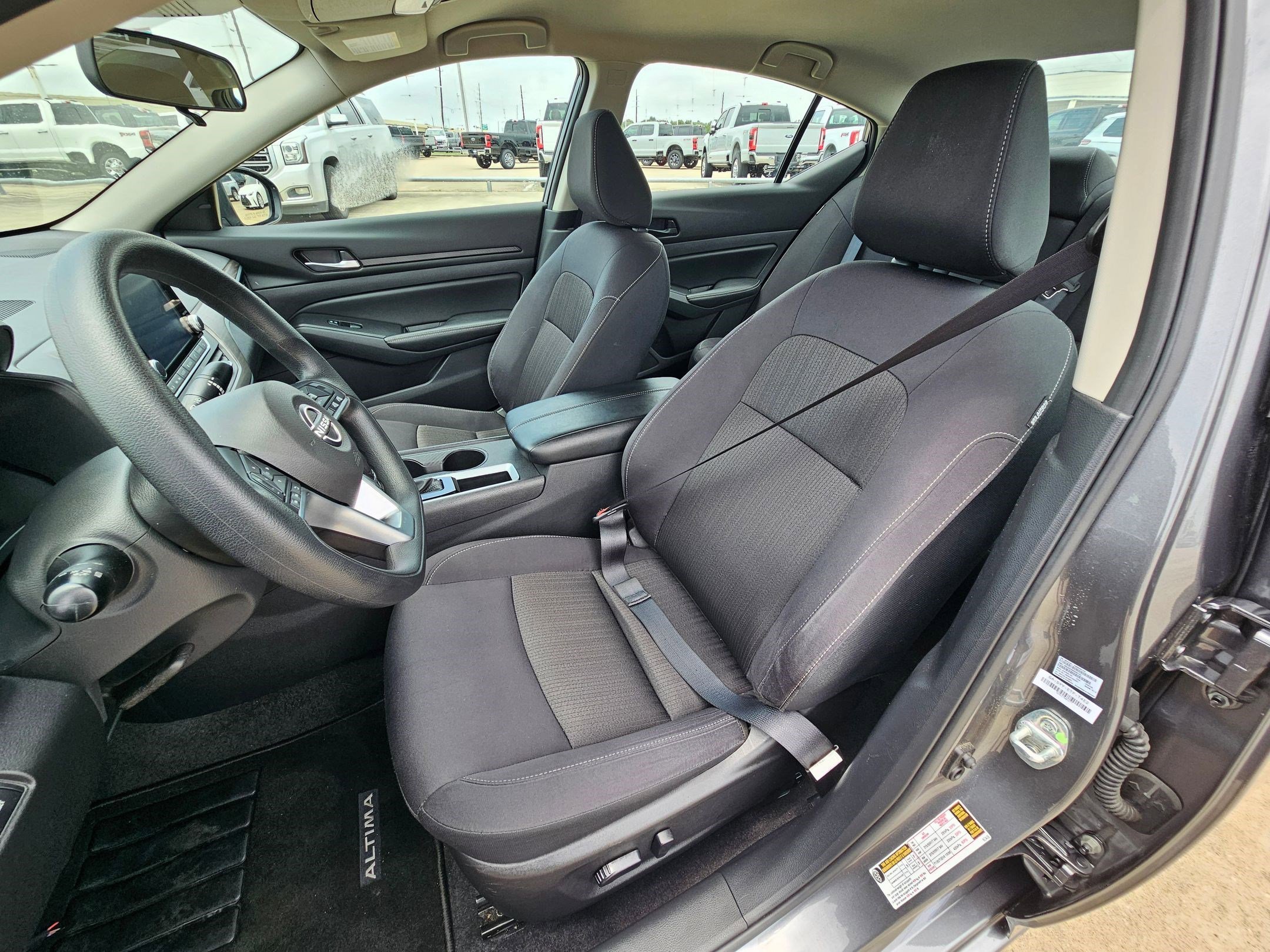Certified Used 2025 Gun Metallic Nissan 2.5 SV image 14
