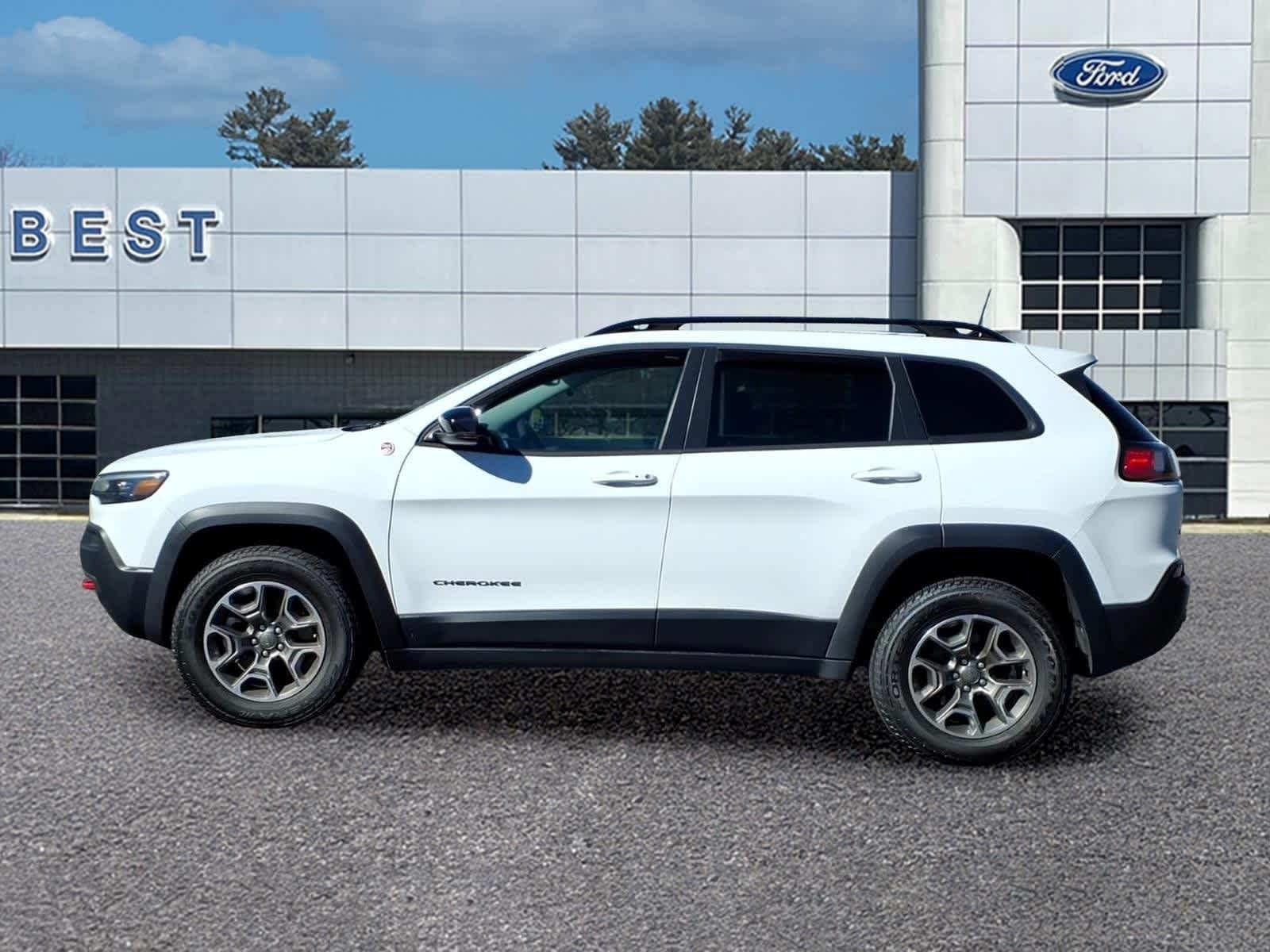 Used 2022 Bright White Clearcoat Jeep Trailhawk image 2
