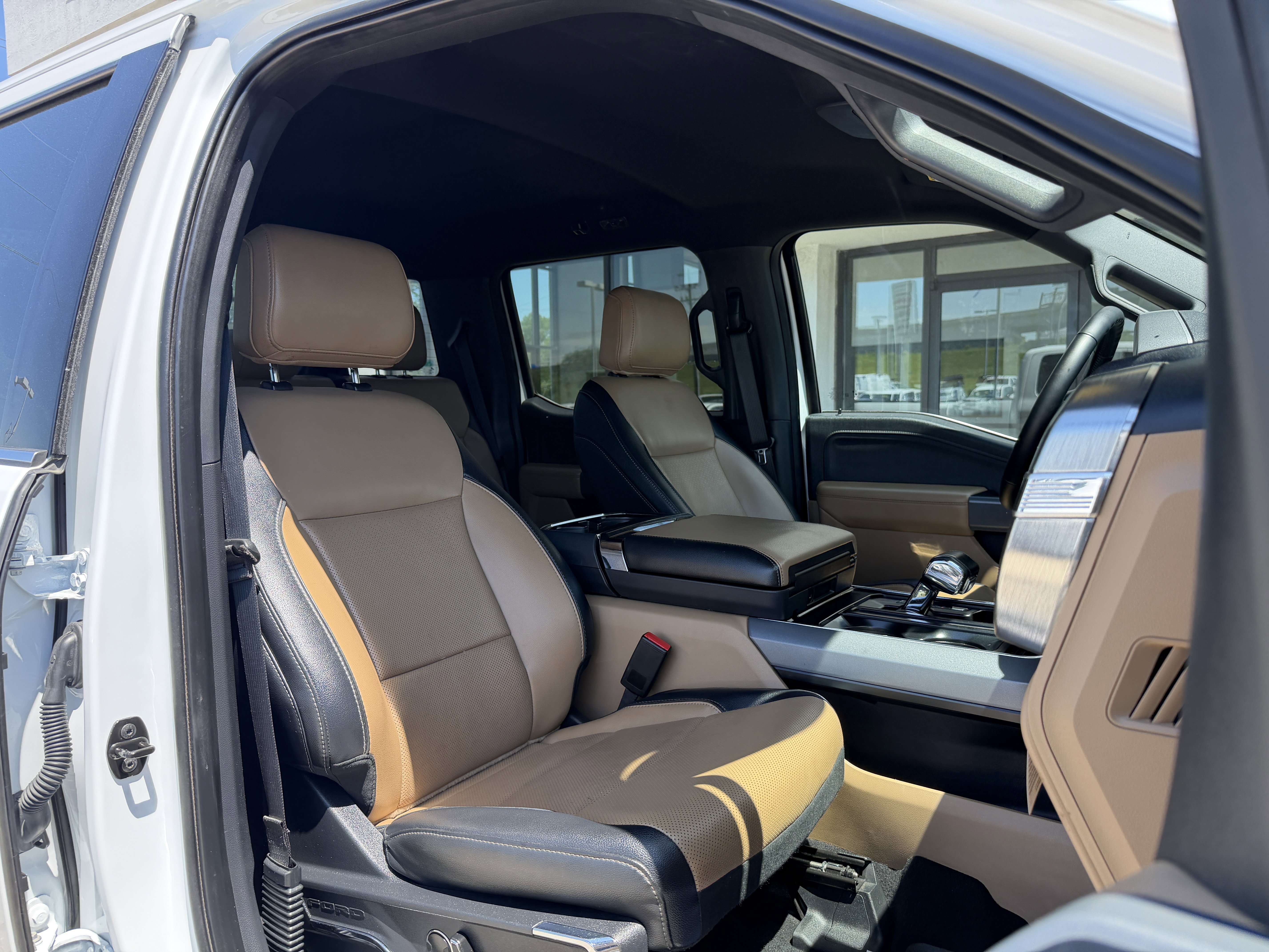 Used 2023 Oxford White Ford LARIAT image 22
