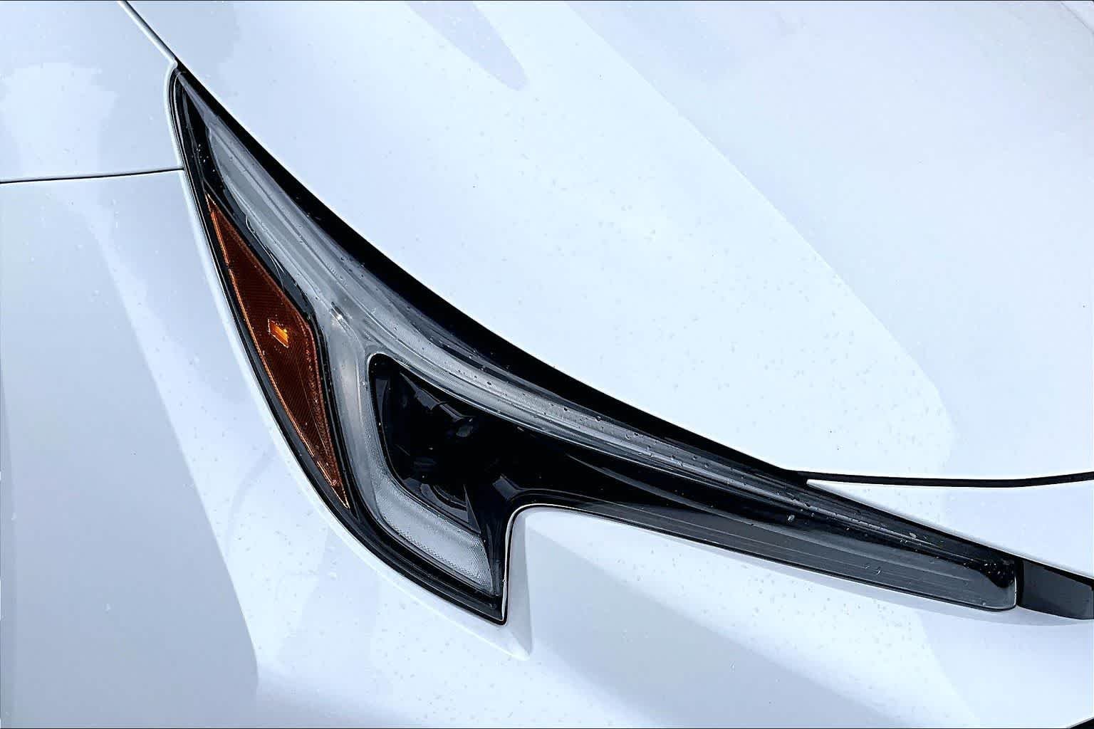 Used 2024 Ice Cap Toyota SE image 28