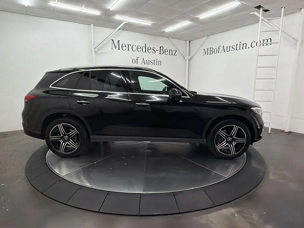 New 2027 Black Mercedes-Benz GLC 300 image 8