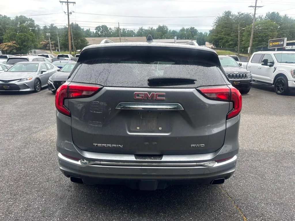Used 2019 Gray GMC Denali image 5