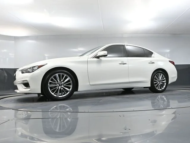 Certified Used 2024 White INFINITI LUXE image 46