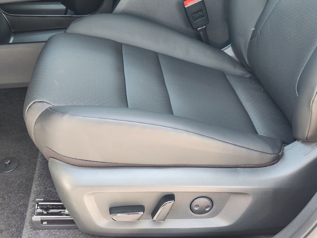 New 2026 Everest White Pearl TriCoat Nissan Dark Armor™ image 24