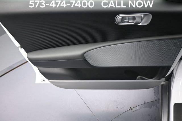 New 2025 White Hyundai SEL image 10